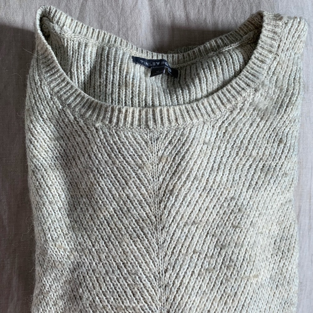 Tinley Road Crew Neck Sweater in Grey and Beige Knit, Size Medium